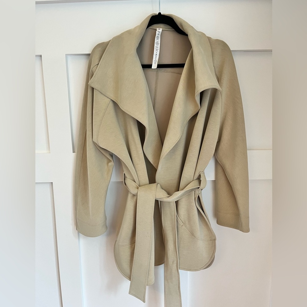 Lululemon soft stream belted wrap